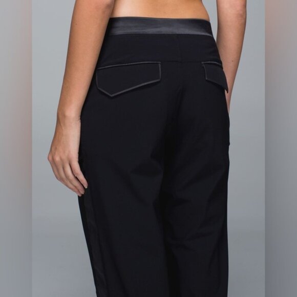 Lululemon Satin Trim Tuxedo Pant Navy Like New - Picture 3 of 14